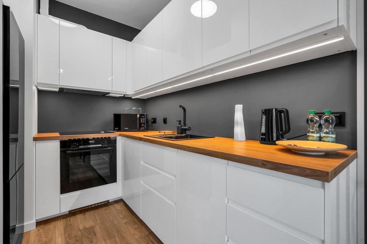 Lotnisko Chopina Modern Studio Varsó Kültér fotó